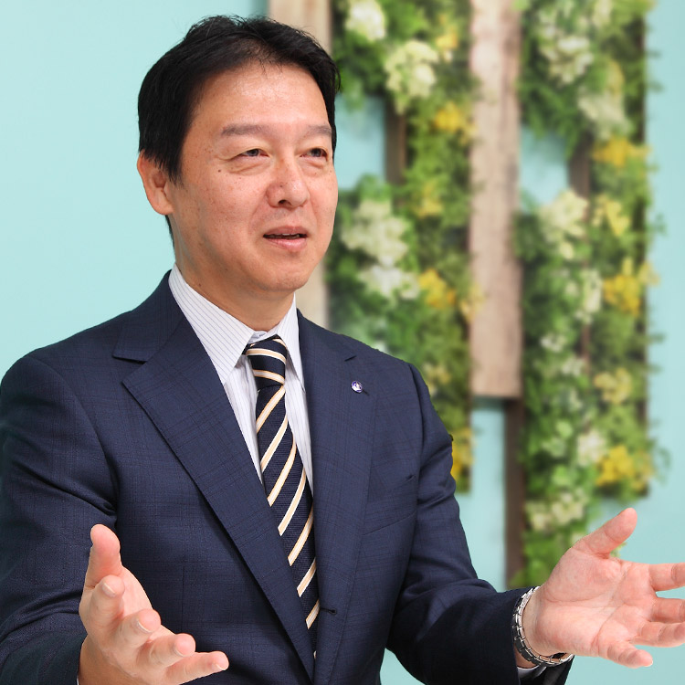 中外製薬工業株式会社　代表取締役社長 鎌田 謙次